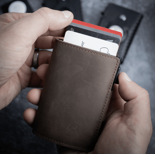 Trackable Security Wallet Hub - EVERRD USA