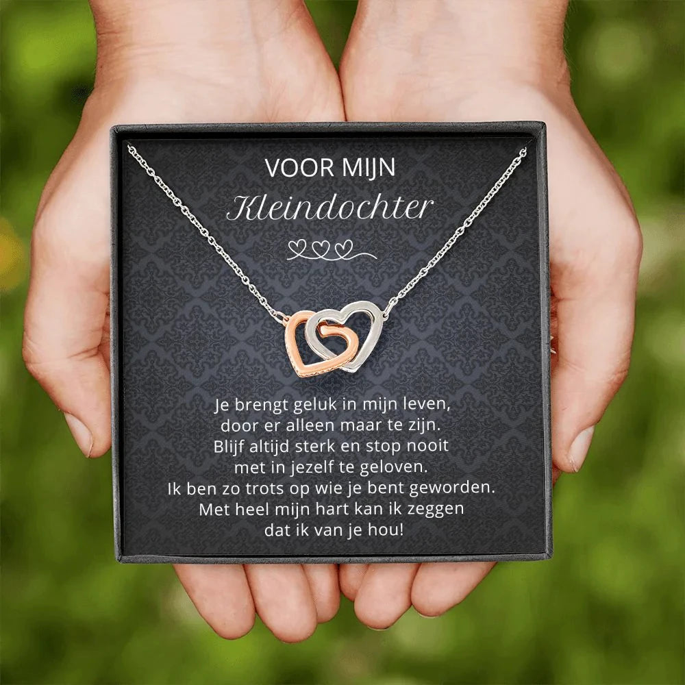 Ketting met Verstrengelde Harten – Een Tijdloos Cadeau voor Je Kleindochter